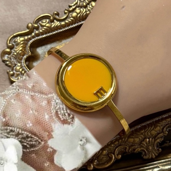 VERSELUXE • Cathy Hackl x Simone Faurschou Frills Metaverse NFC Chip Bracelet - Picture 2 of 5